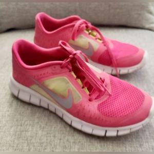 Nike Free Run 3 Size 7Y - 8.5W - 7M Shoes Pink Green Athletic Trainer Sneakers